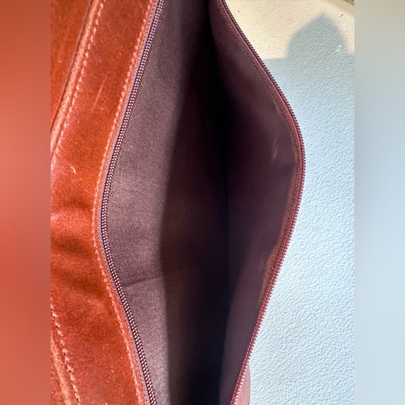 VINTAGE | 1980’s Wilsons Leather M. Julian Brown Preppy Messenger Bag - Picture 4 of 9